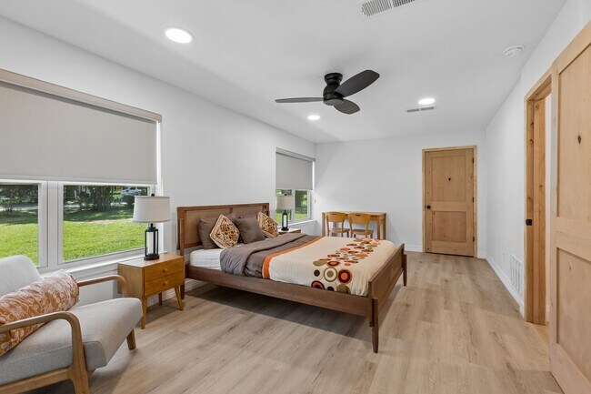 Building Photo - Stylish, Comfortable Colleyville Home with an Open, Airy Layout