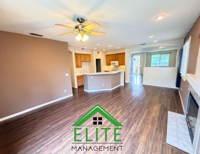 Building Photo - **Spacious 4-Bedroom Single-Story Home in Desirable Elk Grove Neighborhood**