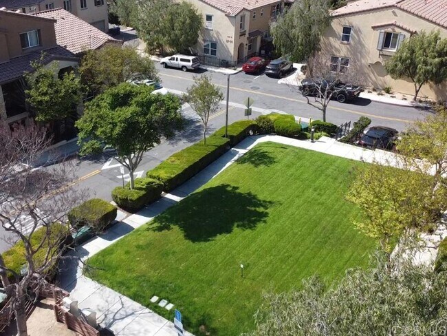 Building Photo - 4300 Newton Ave