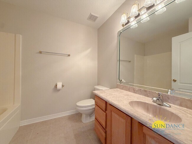 Building Photo - Updated 3BR Home in Gated Bridgeport Colony Near Hurlburt & Eglin AFB!