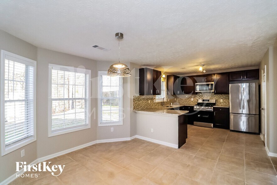 Building Photo - 640 Alcovy Springs Dr SE