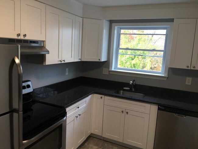 Building Photo - 49 Sky View Dr