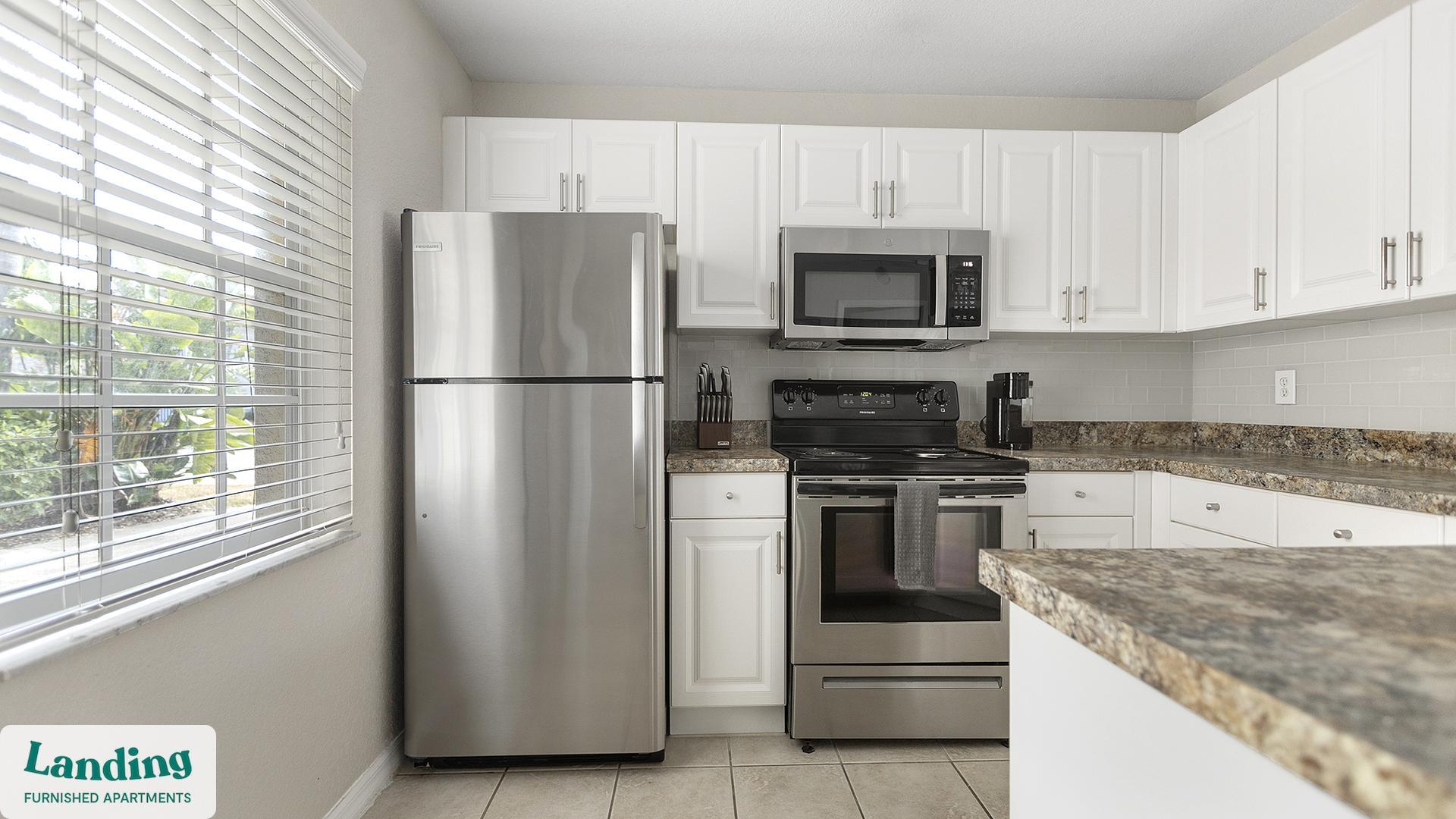 Building Photo - 3695 Island Club Dr