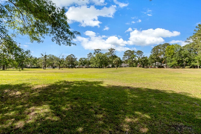Building Photo - 626 Marsh View Dr