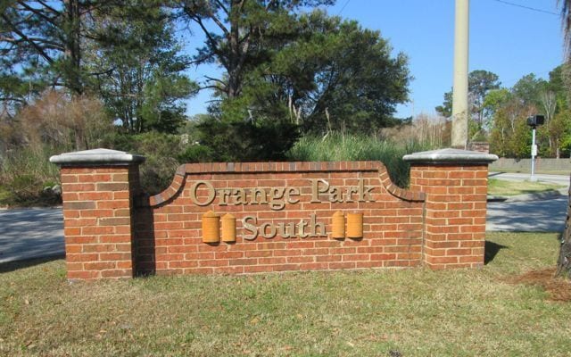 Building Photo - Beautiful 3 bedroom, two bath home off CR 220