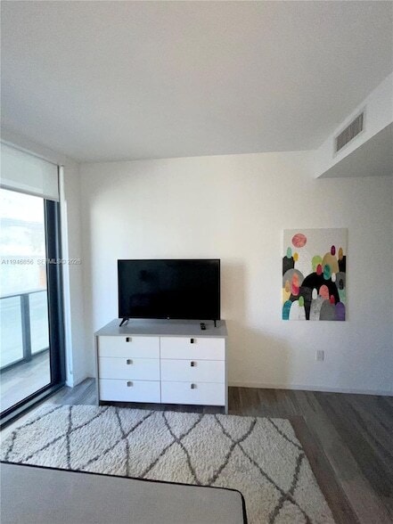 Building Photo - 801 S Miami Ave