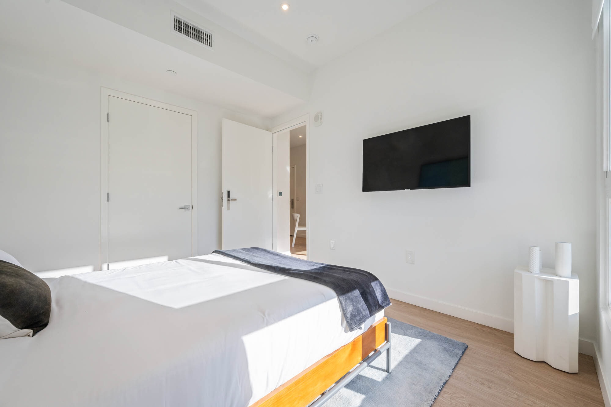 Building Photo - 5851 W 88th St