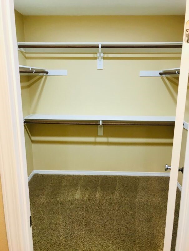 Building Photo - 45611 Basswood Ct