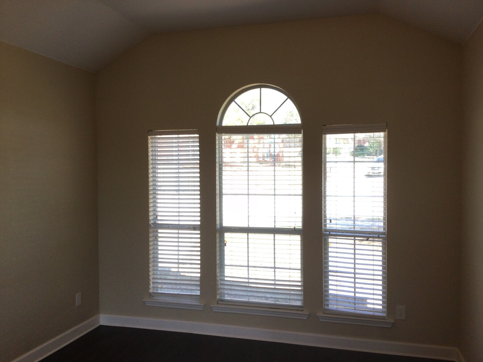 Building Photo - 1201 Hampton Bay Dr