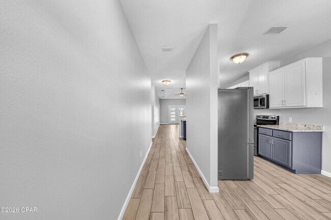 Building Photo - 125 Fernwood St