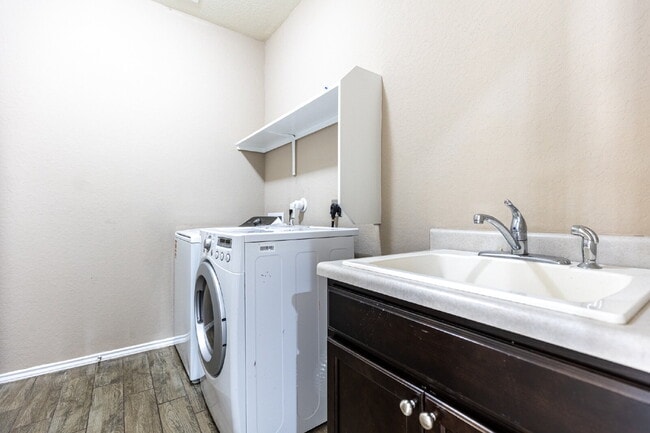 Building Photo - 27527 Paseo Mesa