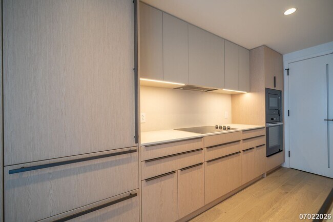 Building Photo - $4600 /1 Bed +DEN / 1 Bath Elevated Island Living at The Park at Ward Village