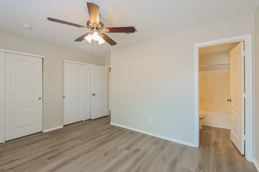 Building Photo - 660 W Cholla Crest Dr