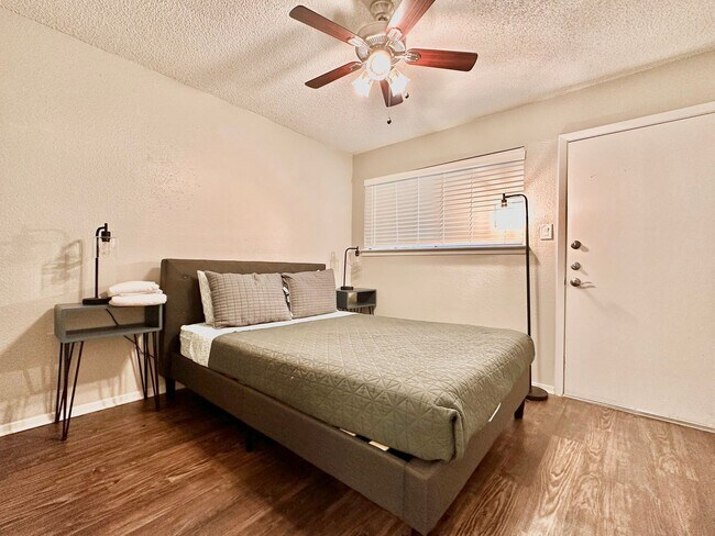 Building Photo - Premium University Quarters 1x1