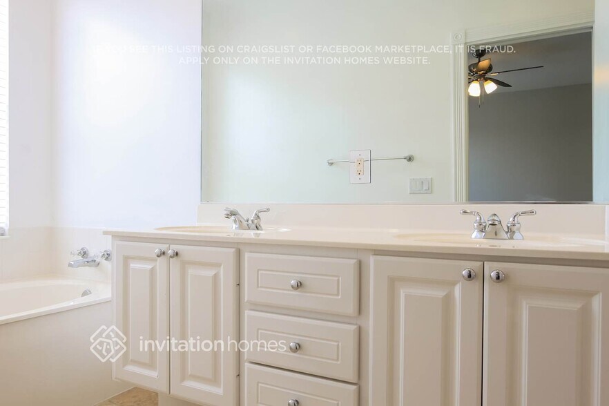 Building Photo - 1419 Burgos Dr