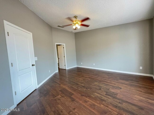 Building Photo - 4933 Los Reyes Dr