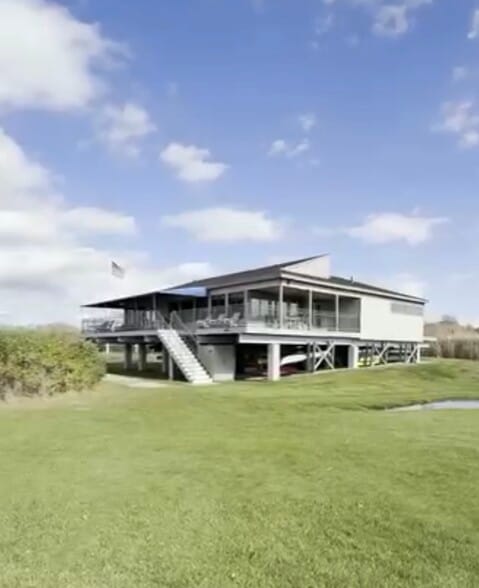 North Farm community center on Naragansett Bay - 77 Windward Ln