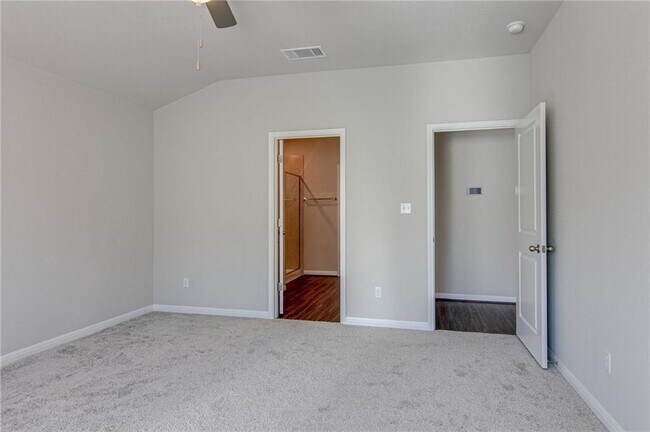 Building Photo - 1620 Torre St