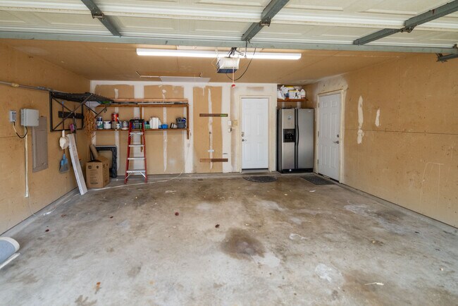 Building Photo - 3410 Los Alamos Ln