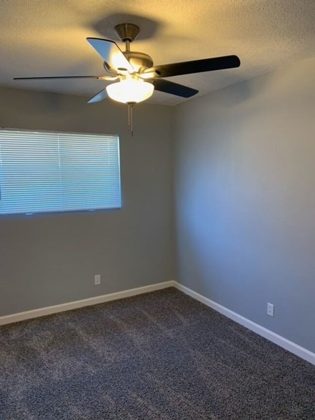 Building Photo - 1109 13th St