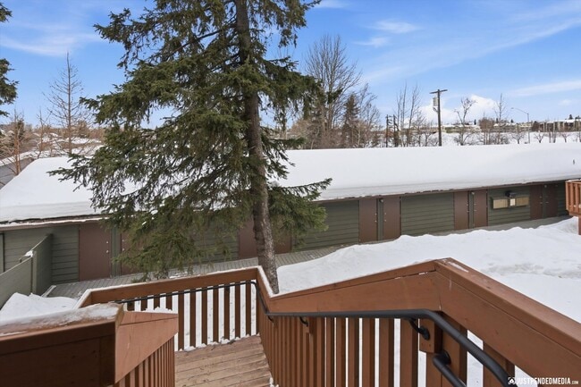 Building Photo - Downtown Living