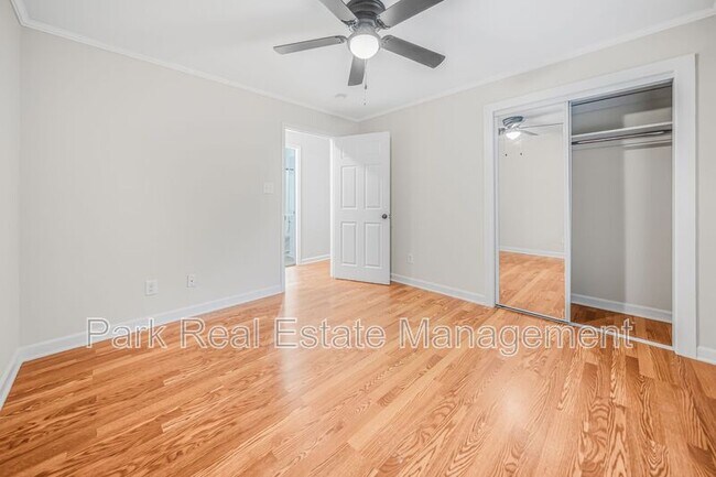 Building Photo - 221 Howell St