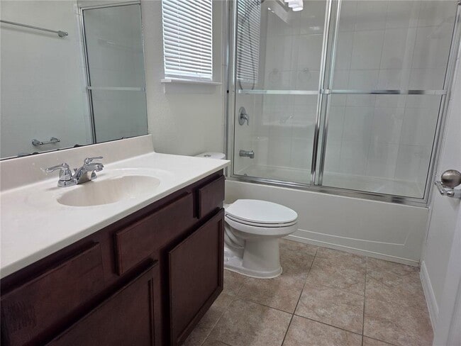 Building Photo - 8359 Lookout Pointe Dr