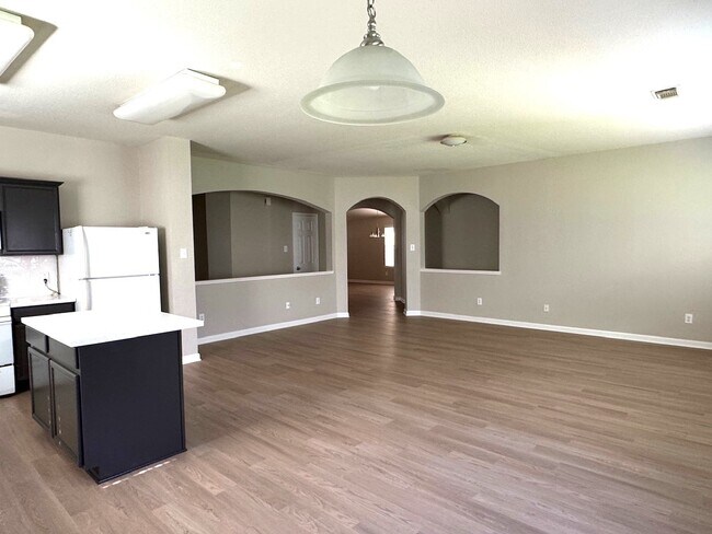 Building Photo - 21530 Pointed Oak Ln