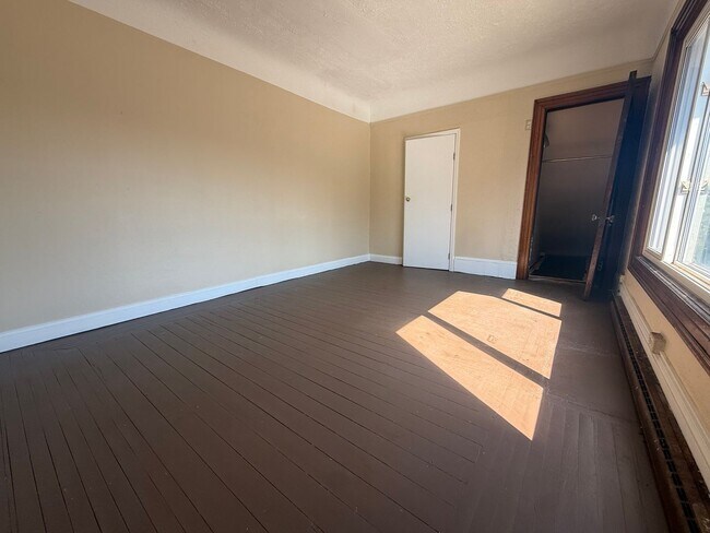 Building Photo - 4438 Pearl Rd