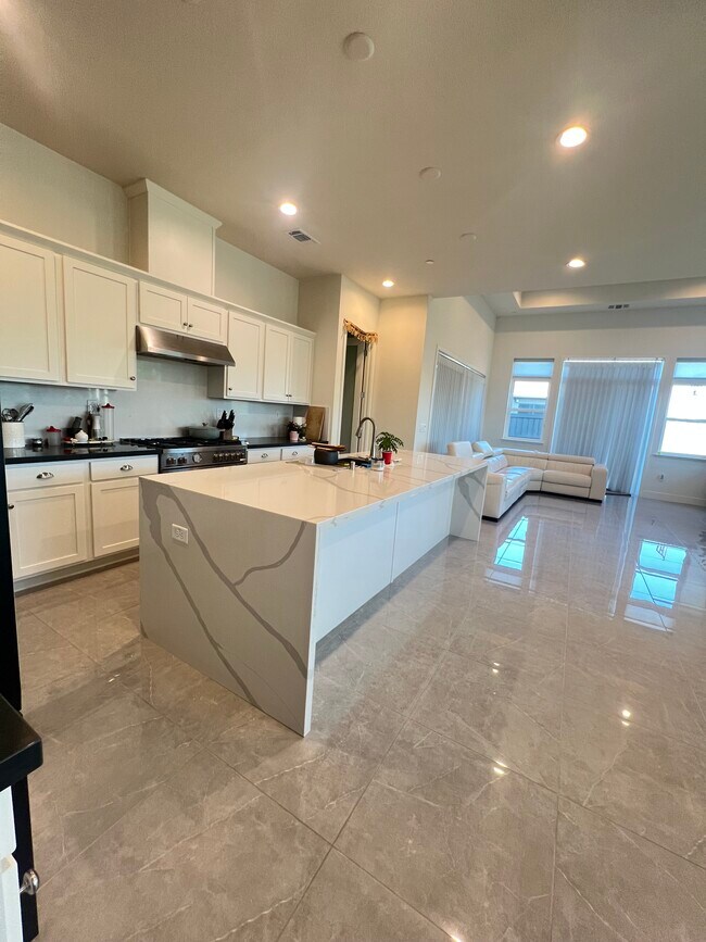 Building Photo - 4570 Miner Dr