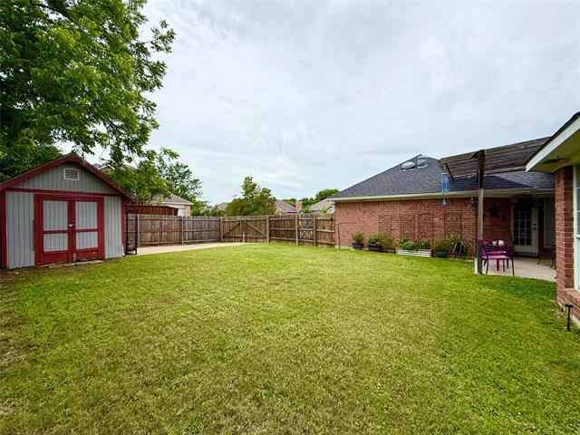 Building Photo - 1658 Glenmore Dr
