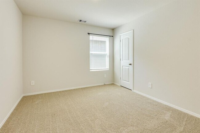 Building Photo - 307 N Richland Dr