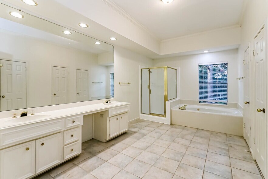 Building Photo - 2657 Concord Dr