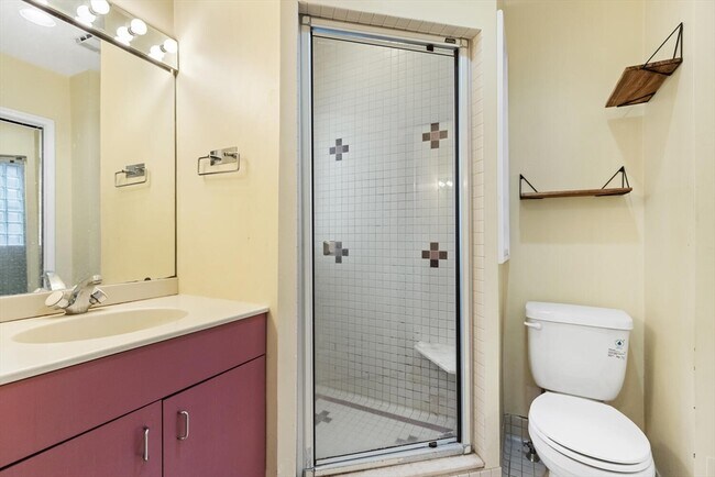 Building Photo - 222 Rawson Rd