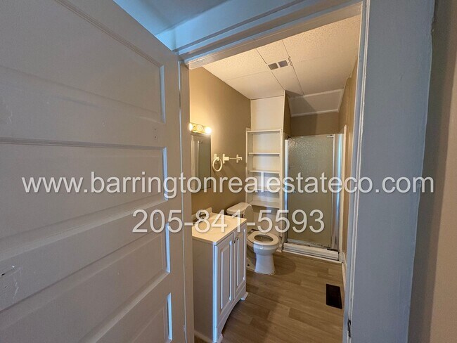 Building Photo - 4900 Terrace R-