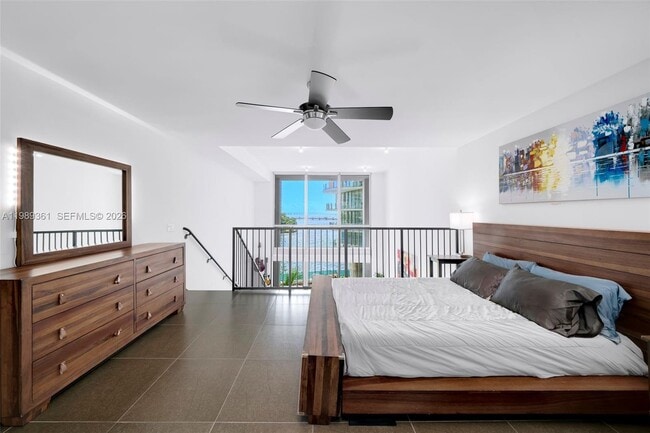 Building Photo - 300 S Biscayne Blvd