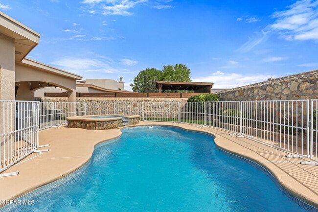 Building Photo - 3824 Tierra Lisboa Ln