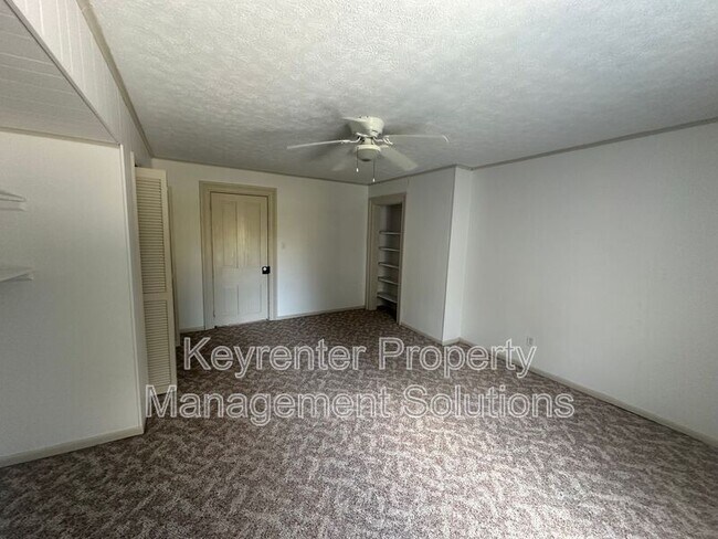 Building Photo - 151 Tanner Ln