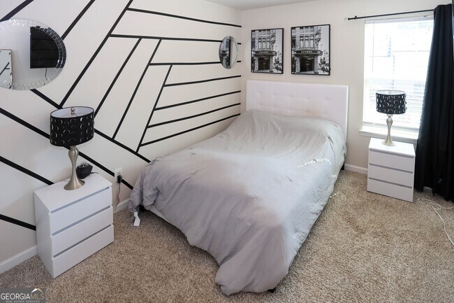 Building Photo - 5682 Plain Field Ln