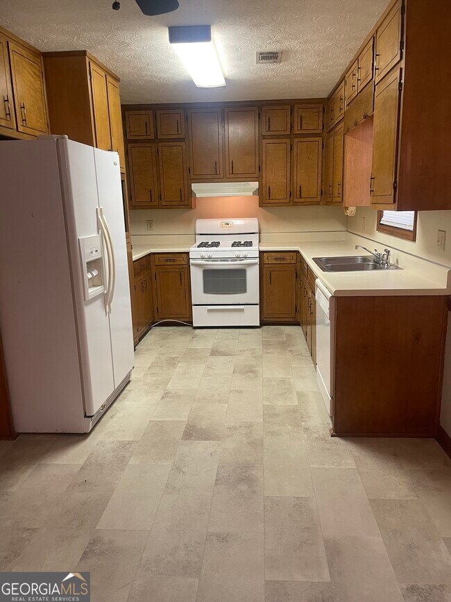 Building Photo - 3449 Creekwood Dr SE