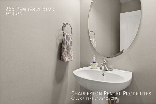 Building Photo - 265 Pemberly Blvd