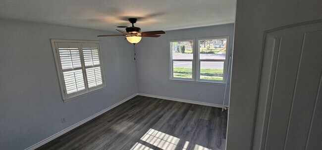 Building Photo - 1401 E Sherman Dr