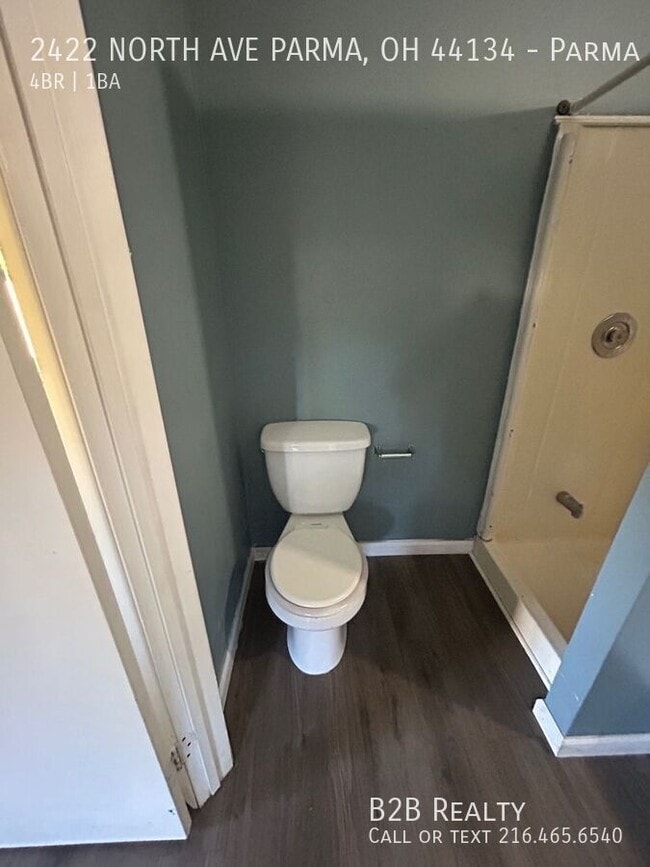 Building Photo - 2422 North Ave