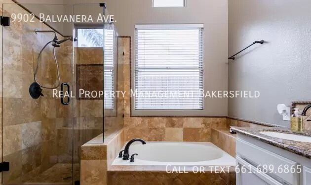 Building Photo - 9902 Balvanera Ave