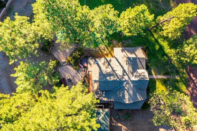 Building Photo - 4955 Hidden Hollow Rd