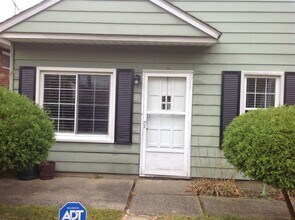 Building Photo - Beautiful home!