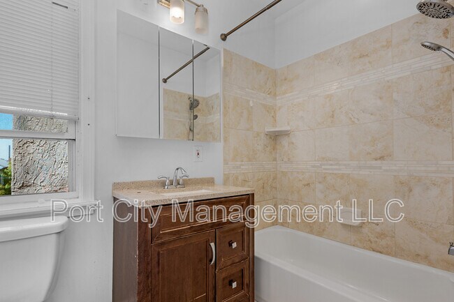 Building Photo - 2534 McCulloh St