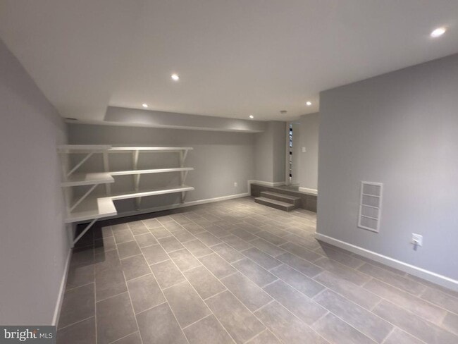 Building Photo - 807 Richmond Ave