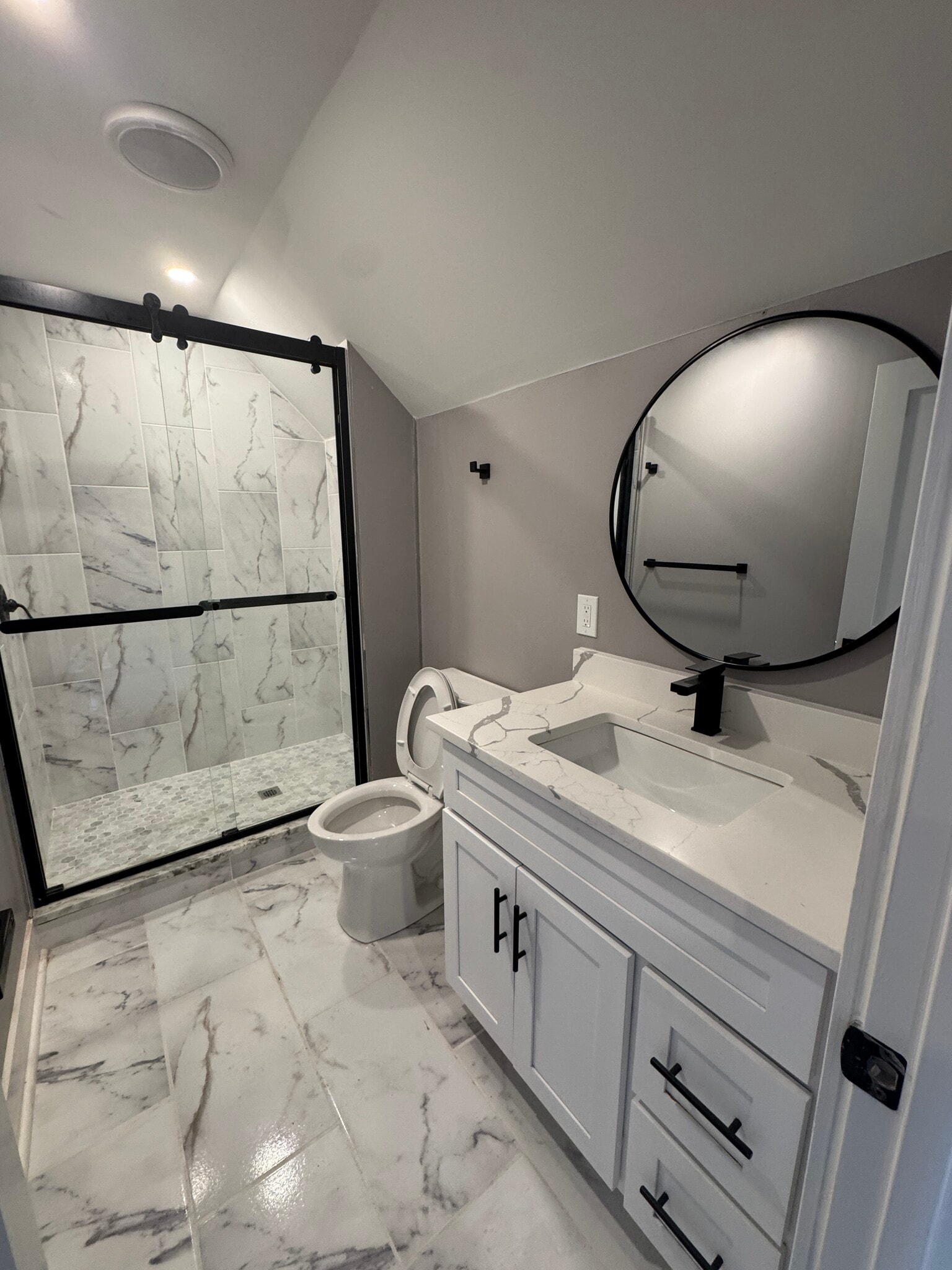 Building Photo - 3374 Webster Ave