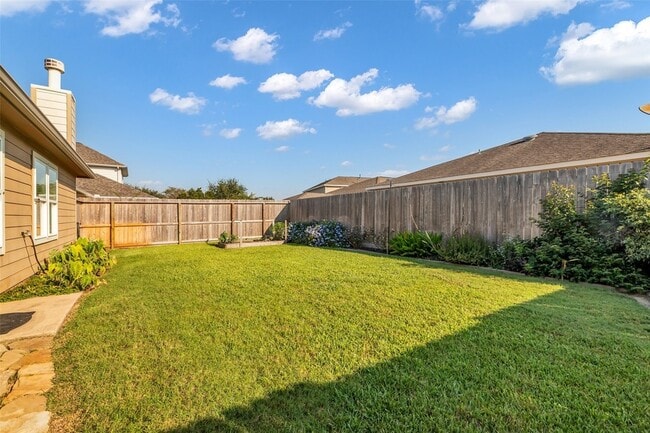 Building Photo - 1608 Pointe Leone